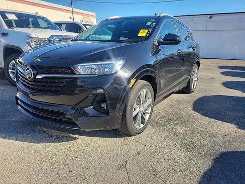 Used 2023 Buick Encore GX Select w/ Sport Touring Package image 2