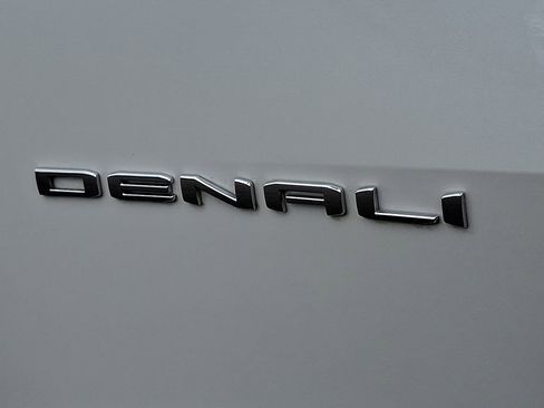 Used 2024 GMC Acadia Denali w/ Super Cruise Package image 35