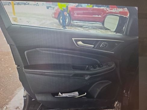 Used 2023 Ford Edge Titanium image 13