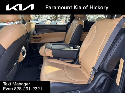 Used 2024 Kia Carnival LX image 15