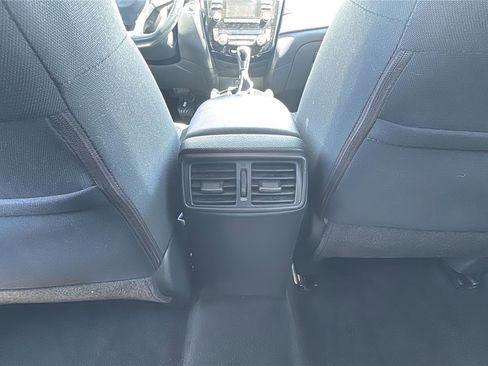 Used 2017 Nissan Rogue SV image 22