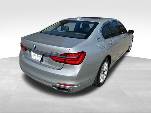 Used 2018 BMW 740e xDrive image 5