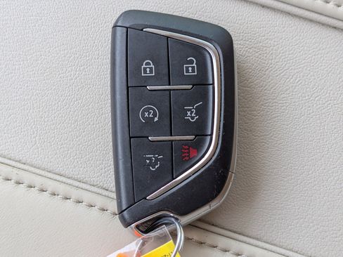 Used 2022 Cadillac Escalade Premium Luxury Platinum image 18