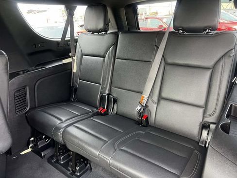 Used 2026 Chevrolet Suburban LT w/ Comfort Package AWD/4WD image 12