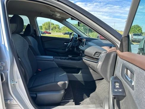Certified 2023 Nissan Rogue SV AWD/4WD image 22