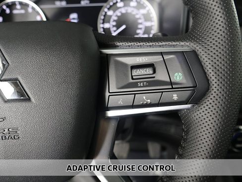 New 2026 Mitsubishi Outlander SE image 5