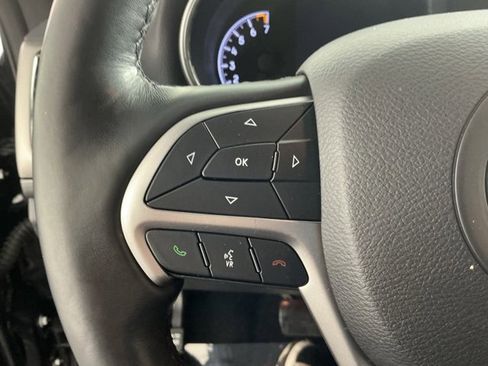 Used 2021 Jeep Grand Cherokee Laredo X image 25