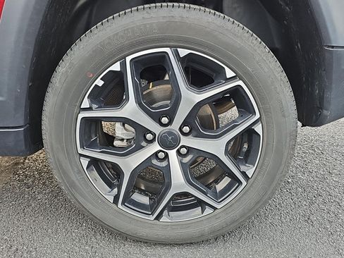Used 2025 Jeep Compass Limited AWD/4WD image 10