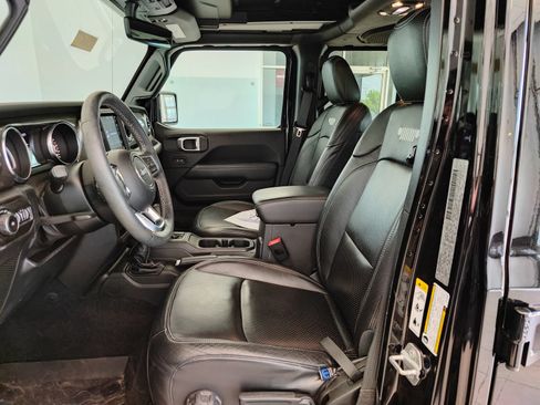 Used 2020 Jeep Wrangler Unlimited Sahara AWD/4WD image 9