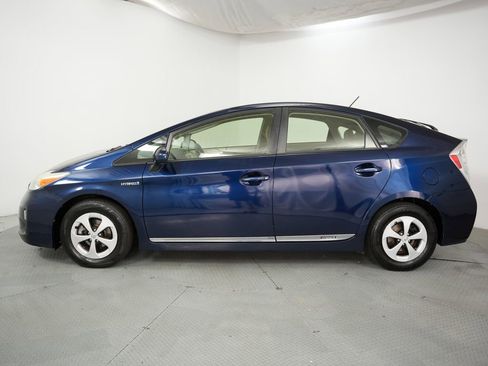 Used 2013 Toyota Prius Two FWD image 4