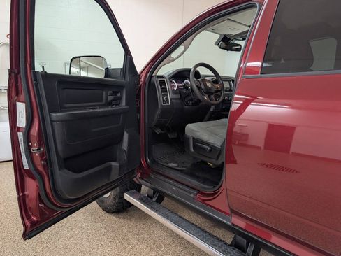 Used 2016 RAM 2500 ST w/ SXT Appearance Group AWD/4WD image 6