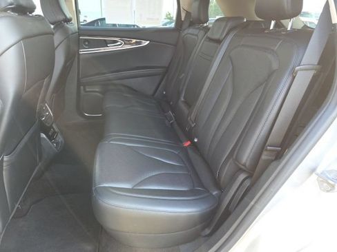 Used 2021 Lincoln Nautilus Reserve FWD image 11