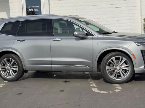 Certified 2024 Cadillac XT6 Premium Luxury image 3