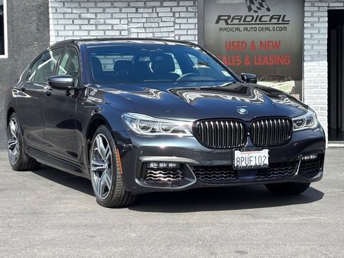 Used 2017 BMW 750i image 1