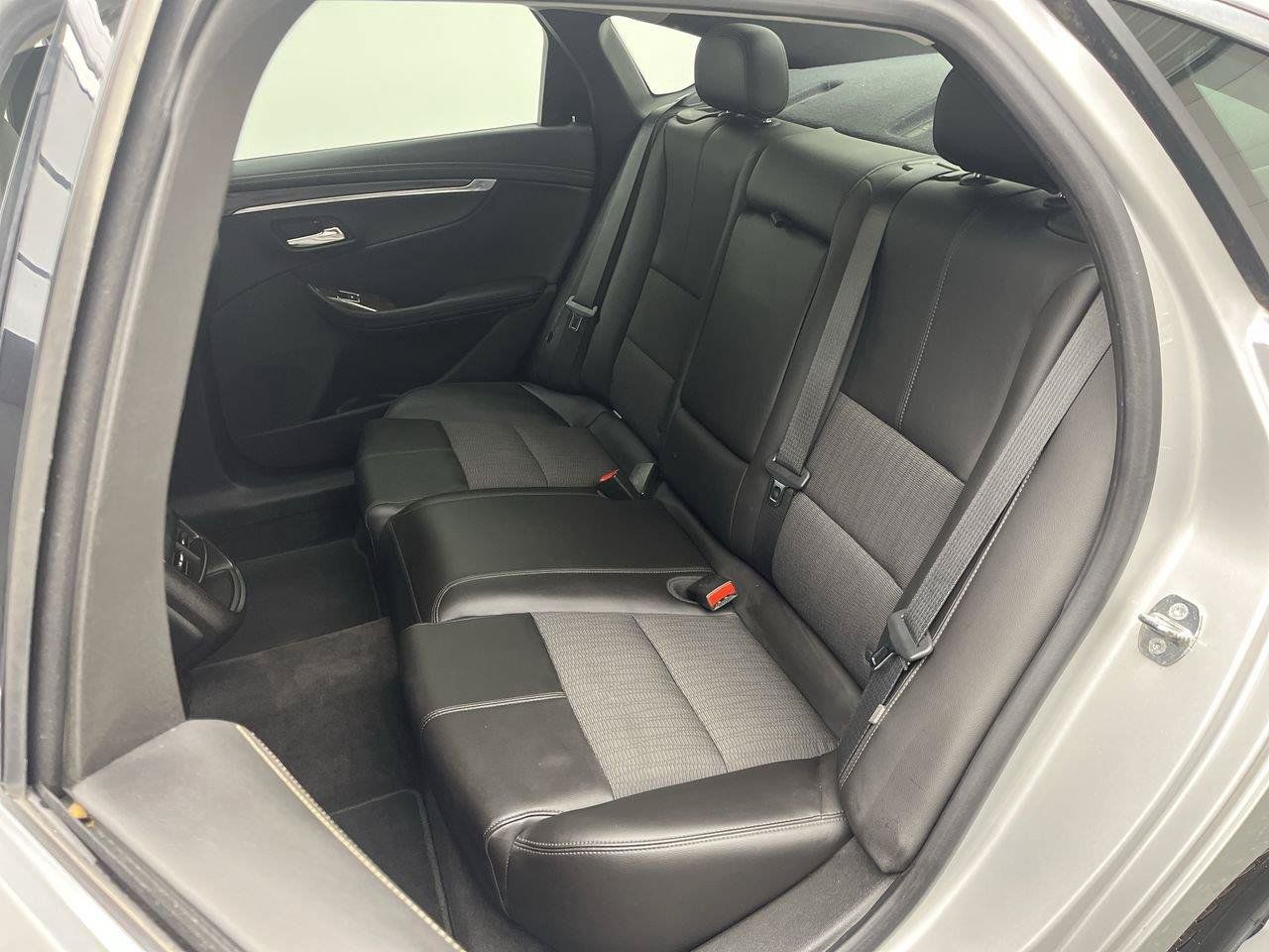 Used 2015 Chevrolet Impala LT w/ Convenience Package FWD image 10