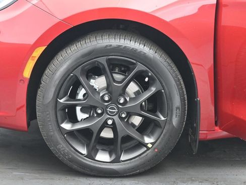 New 2026 Chrysler Pacifica Select w/ S Appearance Package FWD image 29