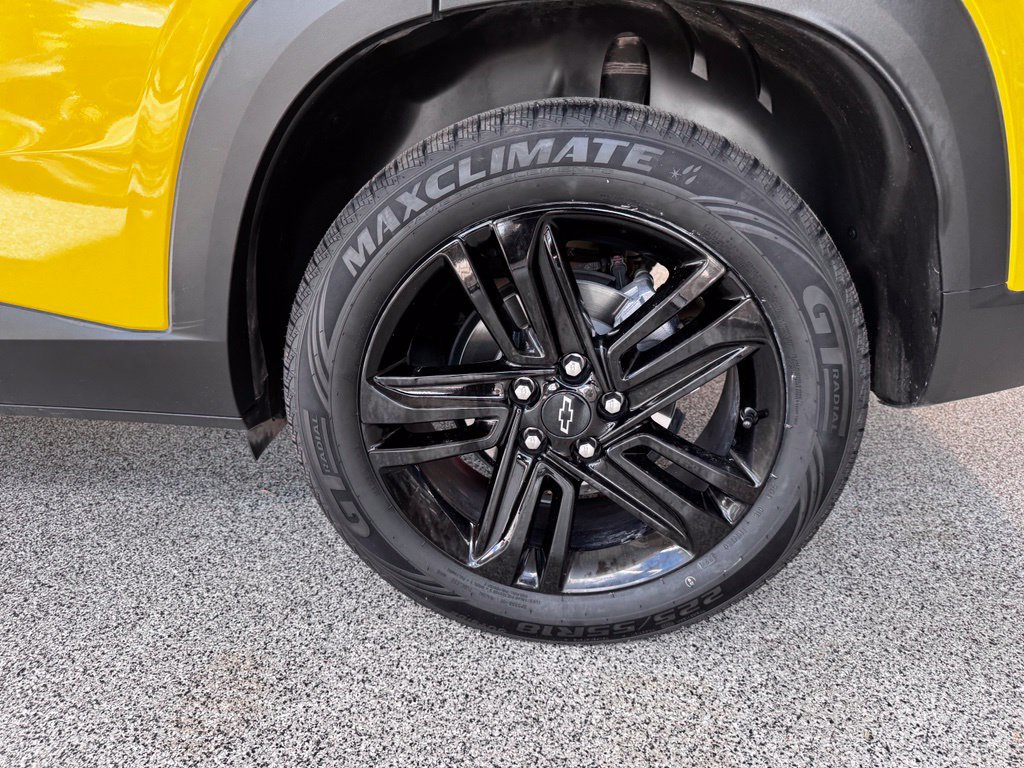 Used 2025 Chevrolet Trax ACTIV w/ Sunroof Package FWD image 13