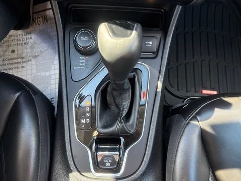 Certified 2021 Jeep Cherokee Latitude Plus AWD/4WD image 21