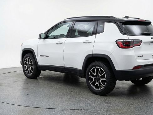 Used 2025 Jeep Compass Trailhawk AWD/4WD image 6