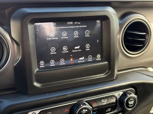 Used 2021 Jeep Gladiator Sport image 26