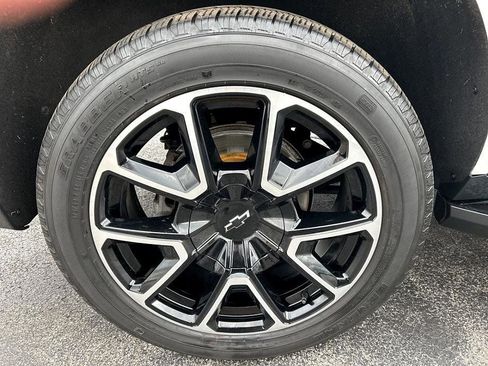 Used 2022 Chevrolet Tahoe RST w/ Luxury Package image 35