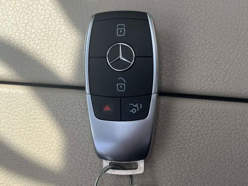 Used 2020 Mercedes-Benz C 300 4MATIC Cabriolet image 4