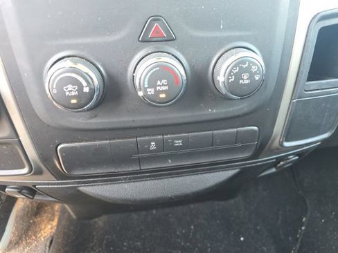 Used 2019 RAM 1500 Classic SLT RWD image 23