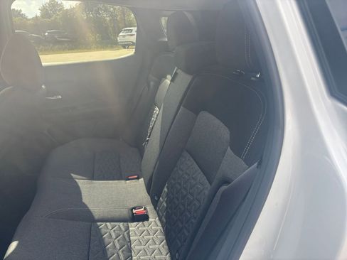 Used 2025 Nissan Kicks SV image 37