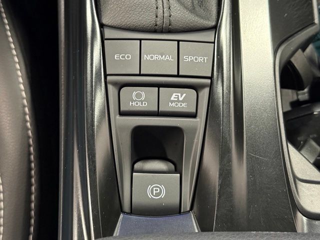 Used 2026 Toyota Camry Hybrid FWD image 27