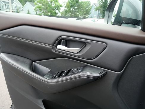 Used 2022 Nissan Rogue SV w/ SV Premium Package AWD/4WD image 15