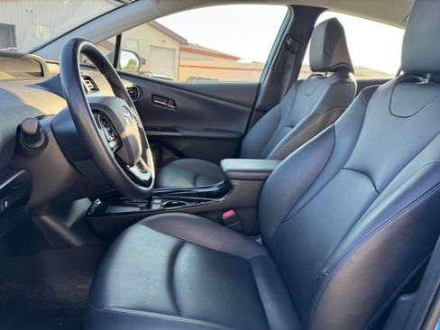 Certified 2021 Toyota Prius XLE AWD/4WD image 4