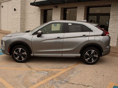 New 2025 Mitsubishi Eclipse Cross SEL image 10