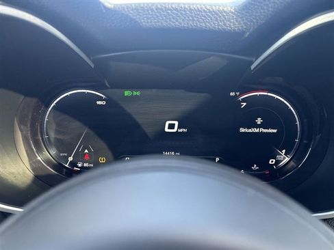 Used 2024 Alfa Romeo Stelvio Ti image 11