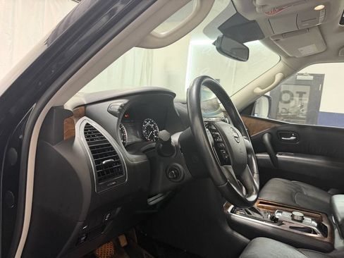 Used 2022 Nissan Armada SL w/ Captain's Chairs Package AWD/4WD image 13