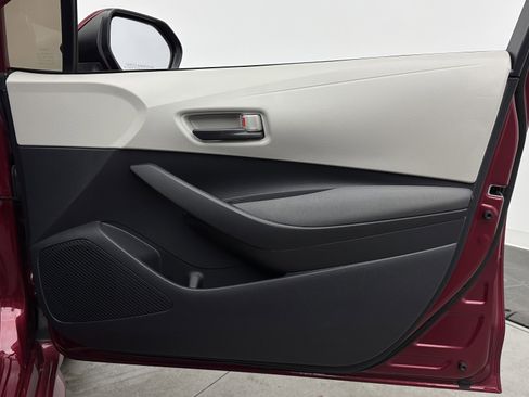 Used 2022 Toyota Corolla LE image 31