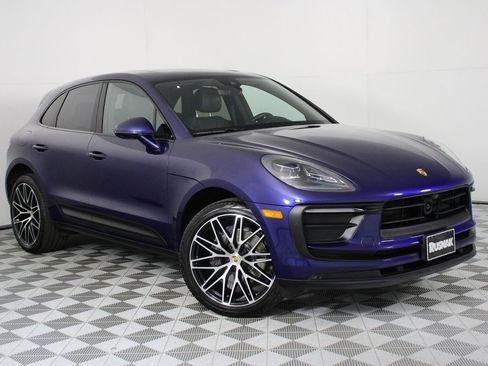 Certified 2023 Porsche Macan image 9