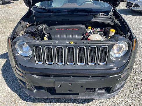 Used 2015 Jeep Renegade Latitude AWD/4WD image 24