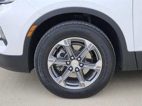 Used 2025 Chevrolet Blazer LT image 7