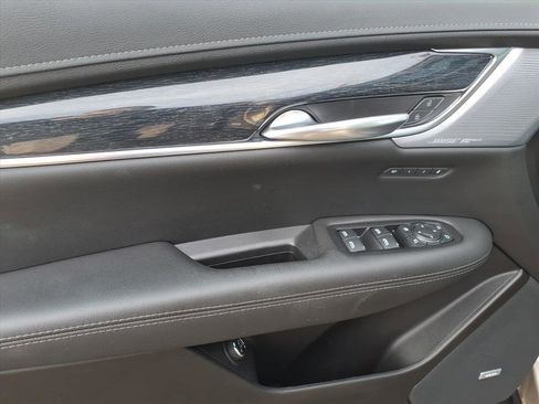 Certified 2023 Cadillac XT5 Premium Luxury image 19