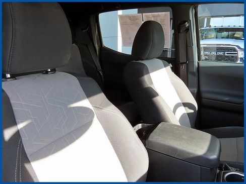 Used 2021 Toyota Tacoma TRD Sport image 10