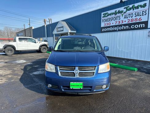 Used 2010 Dodge Grand Caravan SXT image 2