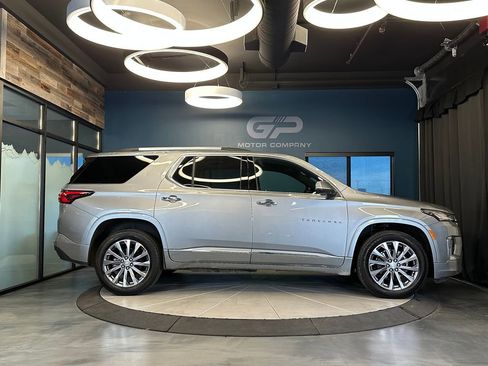 Used 2023 Chevrolet Traverse Premier AWD/4WD image 2