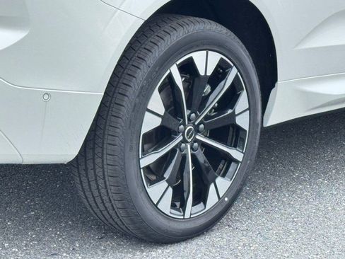 New 2026 Volvo XC60 T8 Plus w/ Climate Package AWD/4WD image 9