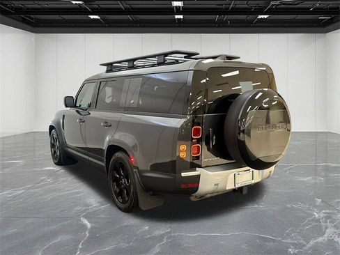 Used 2024 Land Rover Defender 130 S image 3