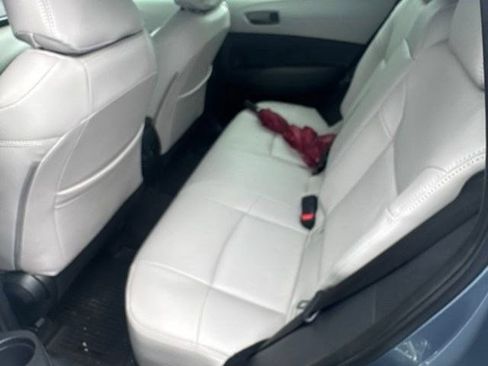 Used 2024 Toyota Corolla Cross L FWD image 2