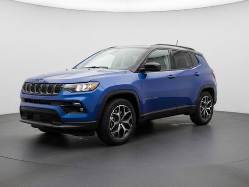 Used 2025 Jeep Compass Limited AWD/4WD image 3