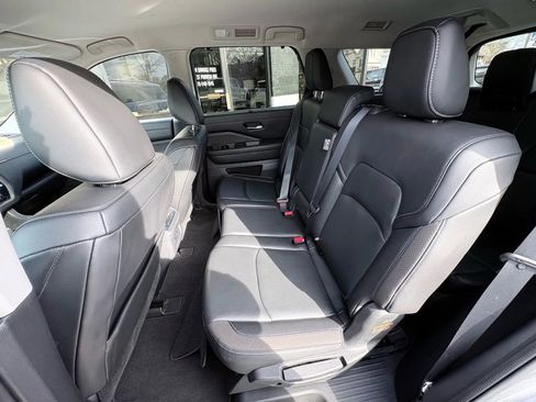 Used 2022 Nissan Pathfinder SL image 15