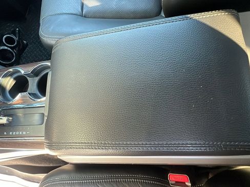 Used 2014 Ford F150 Lariat w/ Lariat Chrome Package image 12