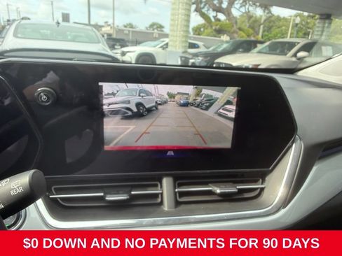 Used 2025 Chevrolet Trax LT w/ LT Convenience Package FWD image 11