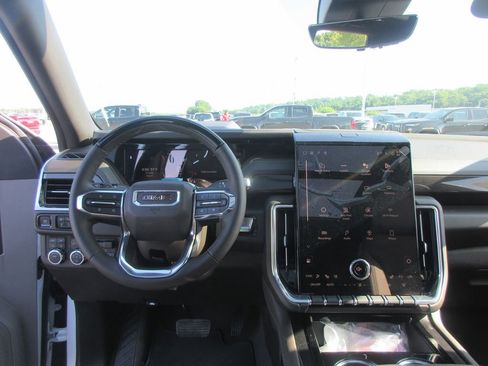 New 2026 GMC Yukon Elevation w/ Elevation Premium Package AWD/4WD image 14